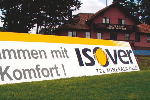 Bandenwerbung Fußballplatz